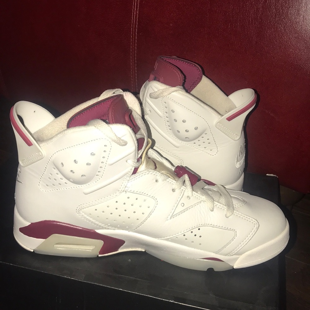 Air Jordan 6 Retro “maroon”